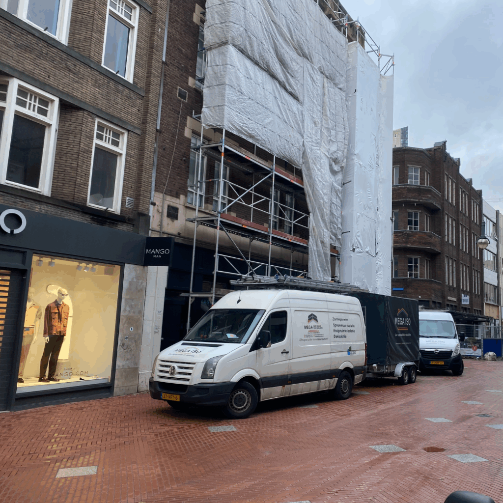 Green Modern Real Estate Mobile App Promotion Instagram Post 1200 x 638 px 1200 x 628 px 1028 x 1028 px 4 Mega Verduurzaam subsidie-isolatie-eindhoven-2025 # Dakisolatie en subsidie