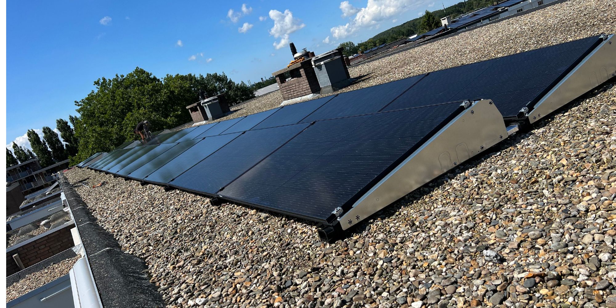 Untitled design 13 Mega Verduurzaam Is een thuisbatterij rendabel met zonnepanelen in 2025? (Checklist) # Dakisolatie en subsidie