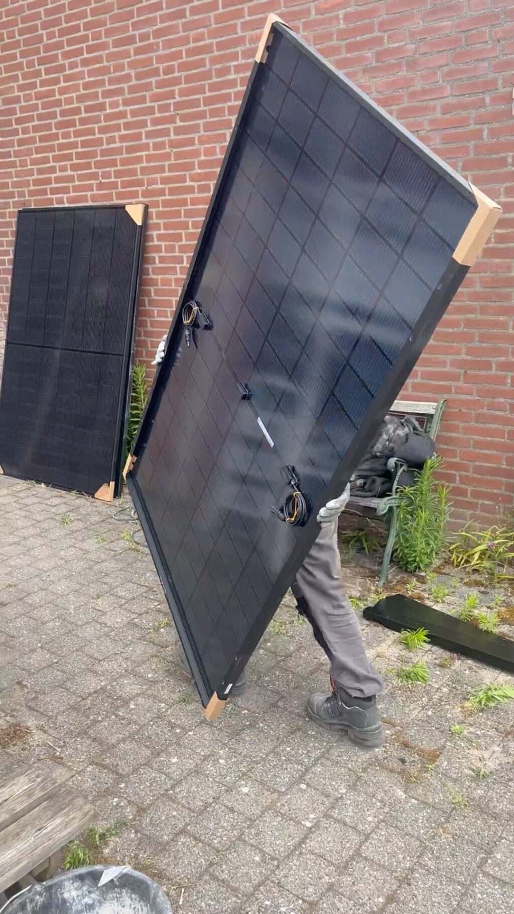Instagram post from megaverduurzaam. This post is in position 0.